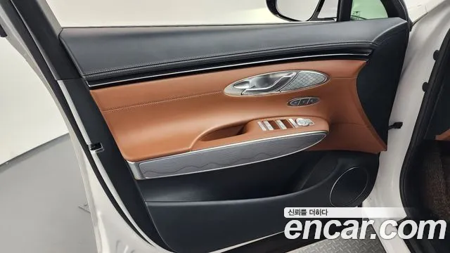 Genesis GV70 2.5T Бензин AWD — Фото автомобиля 5