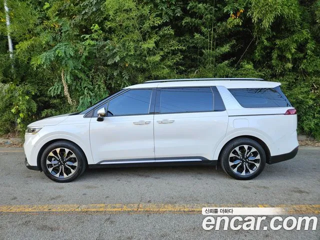 Kia Carnival 4th Gen — Фото автомобиля 3