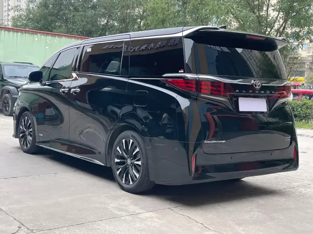 Toyota Alphard — Фото автомобиля 6