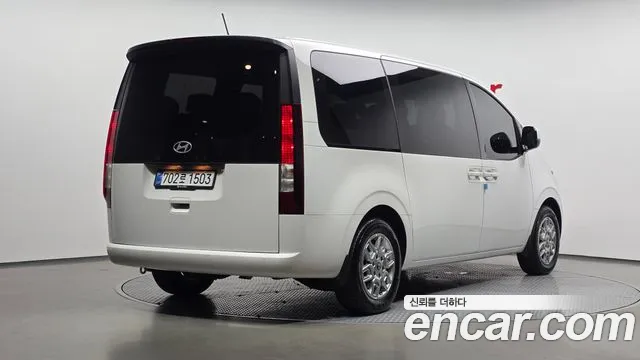 Hyundai Staria Staria — Фото автомобиля 2