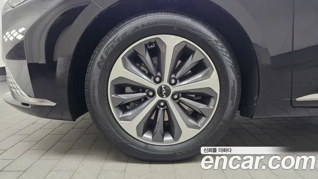 Kia K8 — Фото автомобиля 5