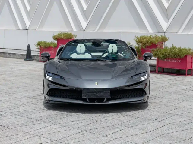Ferrari SF90 — Фото автомобиля 2