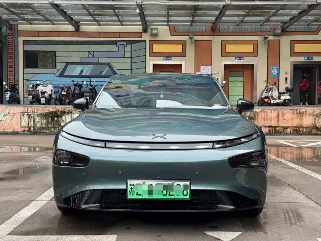 Xpeng P7 — Фото автомобиля 2