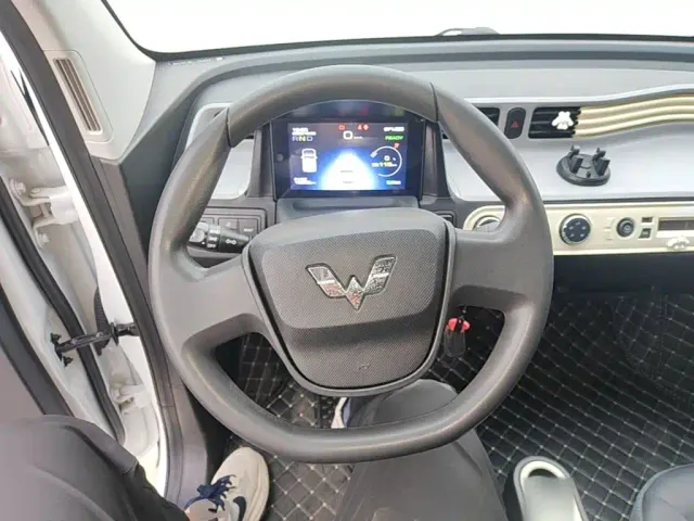Wuling Hongguang Mini EV — Фото автомобиля 10