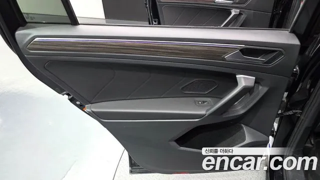 Volkswagen Tiguan — Фото автомобиля 25