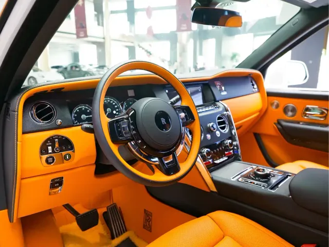 Rolls-Royce Cullinan — Фото автомобиля 11