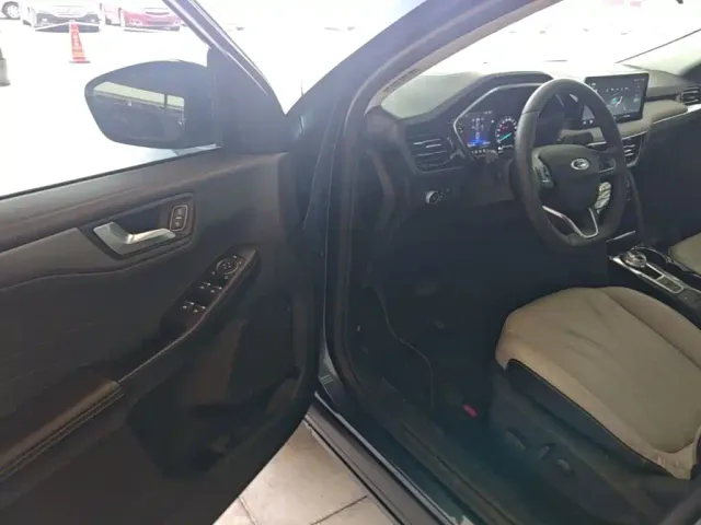 Ford Escape — Фото автомобиля 11