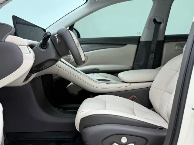 IM Motors LS6 — Фото автомобиля 5