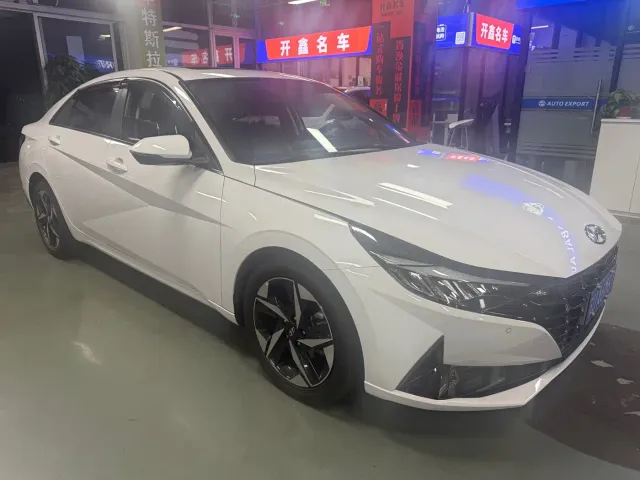 Hyundai Elantra — Фото автомобиля 4