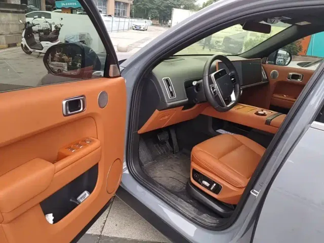 Li Auto L7 — Фото автомобиля 15