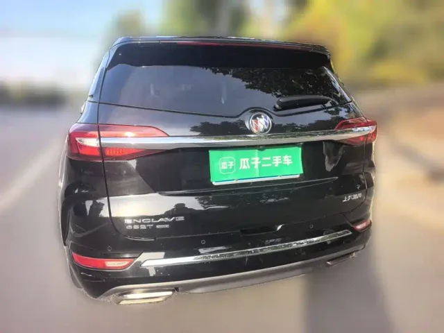 Buick Enclave — Фото автомобиля 3