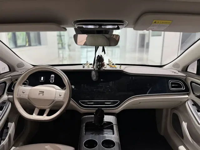 Roewe Rising Auto F7 2023 Advanced Edition — Фото автомобиля 6
