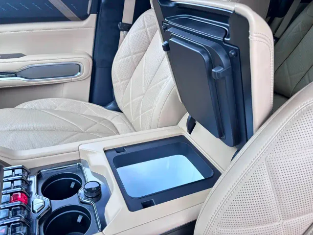 BYD FangChengBao Leopard 8 — Фото автомобиля 19
