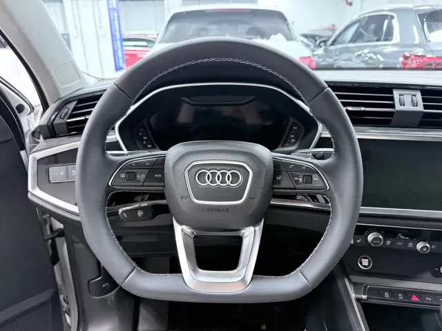 Audi Q3 — Фото автомобиля 14
