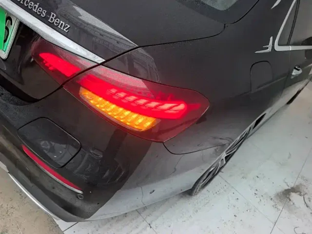 Mercedes-Benz E-Class — Фото автомобиля 7