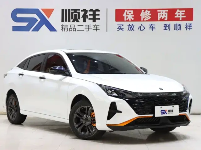 Dongfeng Yixuan — Фото автомобиля 3