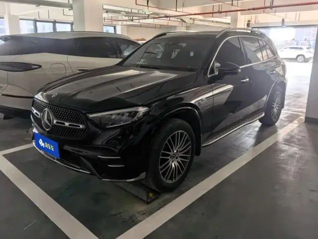 Фотография автомобиля — Mercedes-Benz GLC-Class