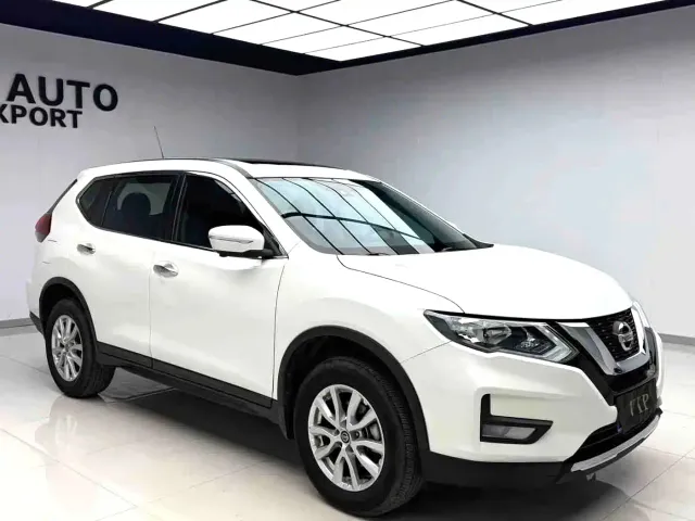 Nissan X-Trail — Фото автомобиля 2