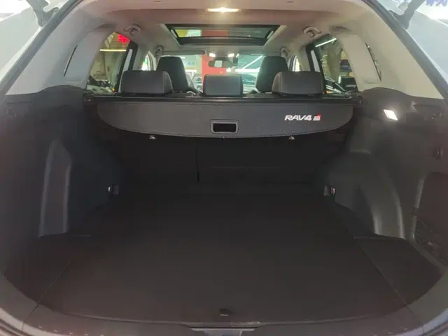 Toyota RAV4 — Фото автомобиля 18