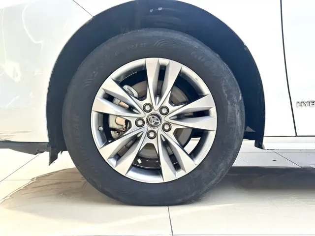 Toyota Sienna — Фото автомобиля 21