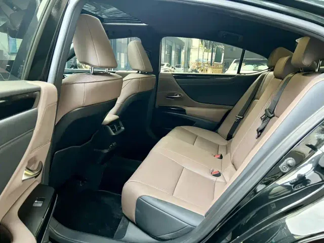 Lexus ES — Фото автомобиля 6