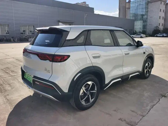BYD Yuan UP — Фото автомобиля 3