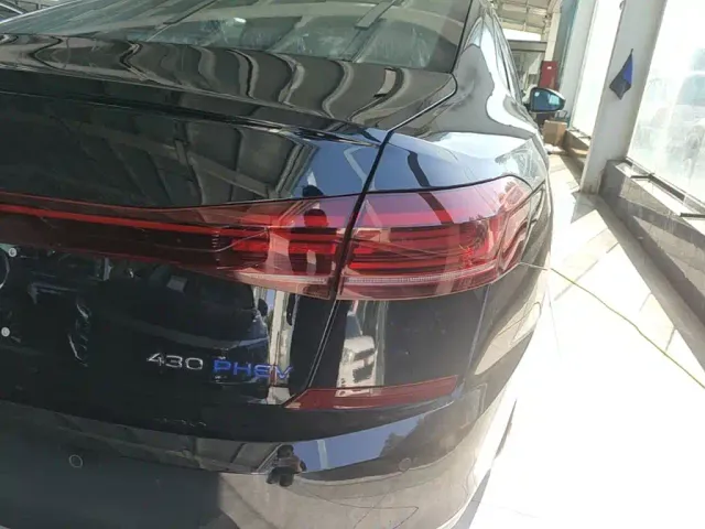 Volkswagen Passat — Фото автомобиля 7