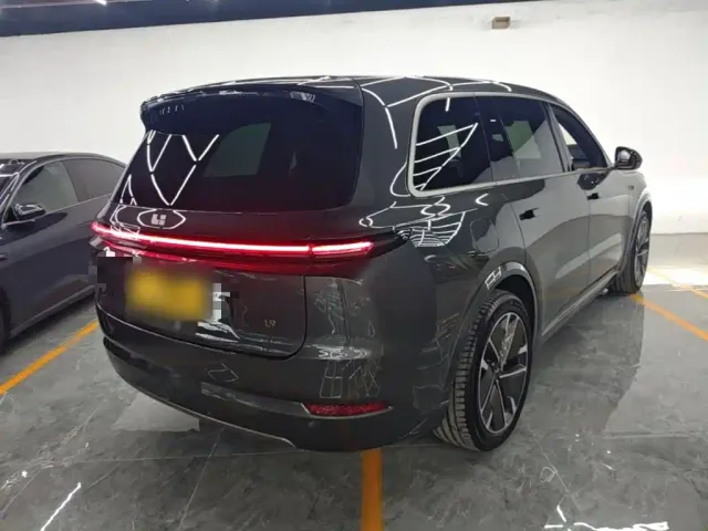 Li Auto L9 — Фото автомобиля 6