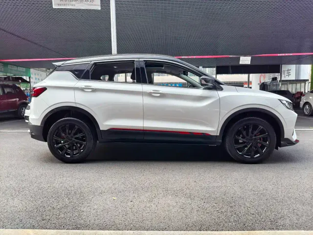 Geely Binyue — Фото автомобиля 5