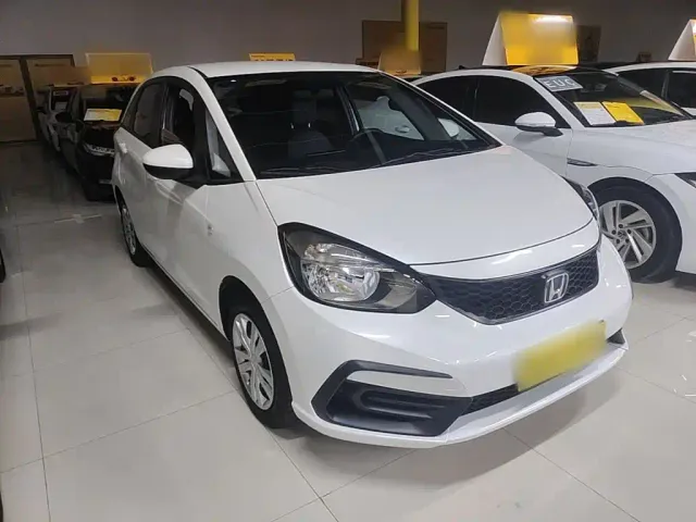 Honda Fit — Фото автомобиля 3