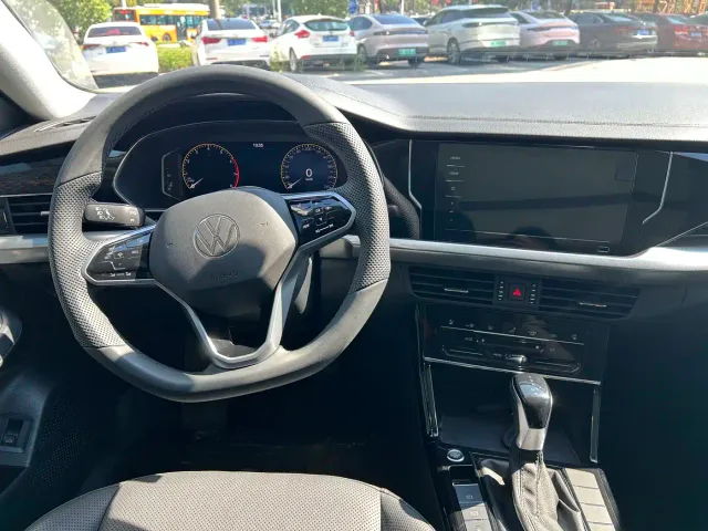 Volkswagen Passat — Фото автомобиля 8