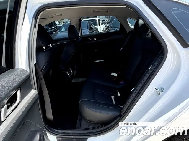 Kia K5 Новый K5 3 поколение 2.0 LPi(Для проката) — Фото автомобиля 13