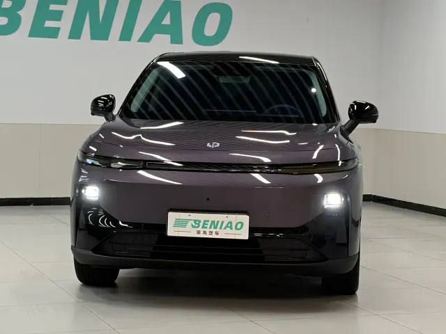 Leapmotor B10 — Фото автомобиля 2