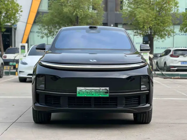 Li Auto L7 — Фото автомобиля 2
