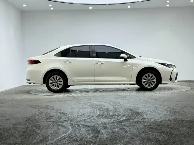 Toyota Corolla — Фото автомобиля 6
