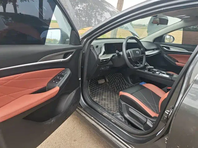 Changan Eado — Фото автомобиля 12