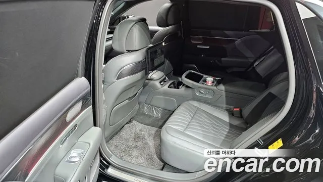 Genesis G90 Бензин 3.5 турбо AWD — Фото автомобиля 12