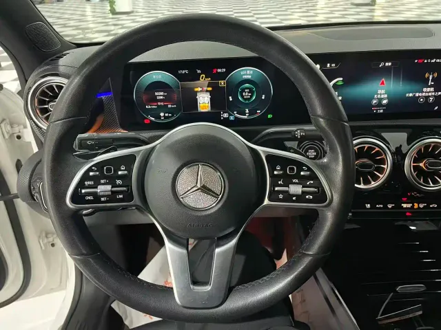 Mercedes-Benz A-Class — Фото автомобиля 14