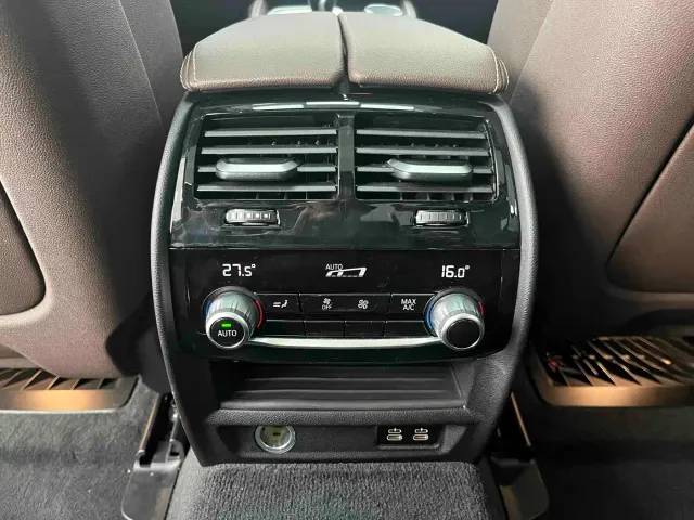 BMW 5 Series — Фото автомобиля 24