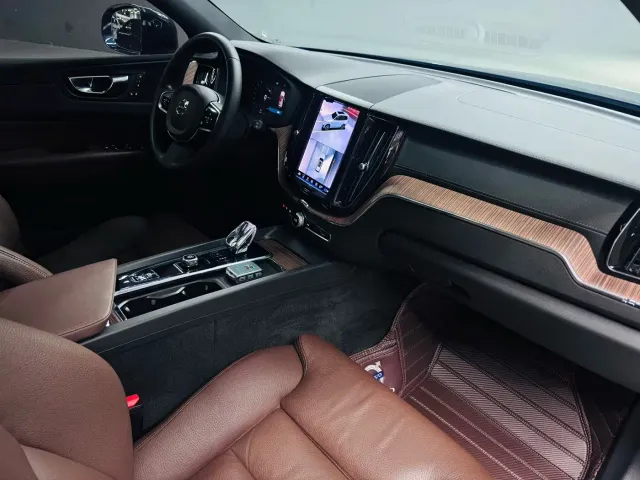 Volvo XC60 — Фото автомобиля 15