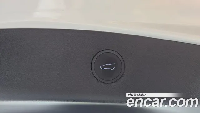 Tesla Model 3 — Фото автомобиля 18