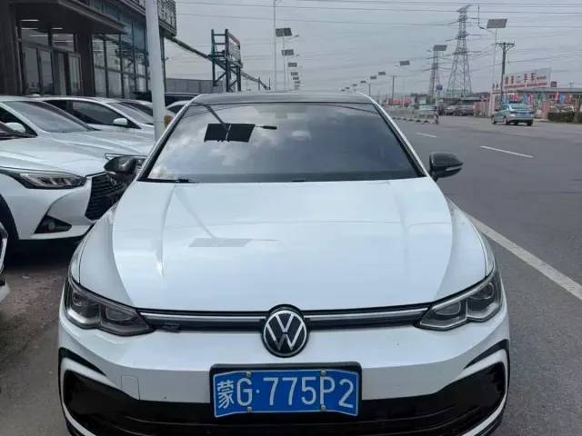 Volkswagen Golf — Фото автомобиля 2