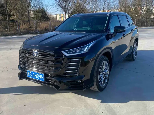 Фотография автомобиля — Toyota Highlander