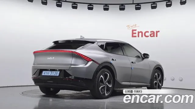 Kia EV6 — Фото автомобиля 2