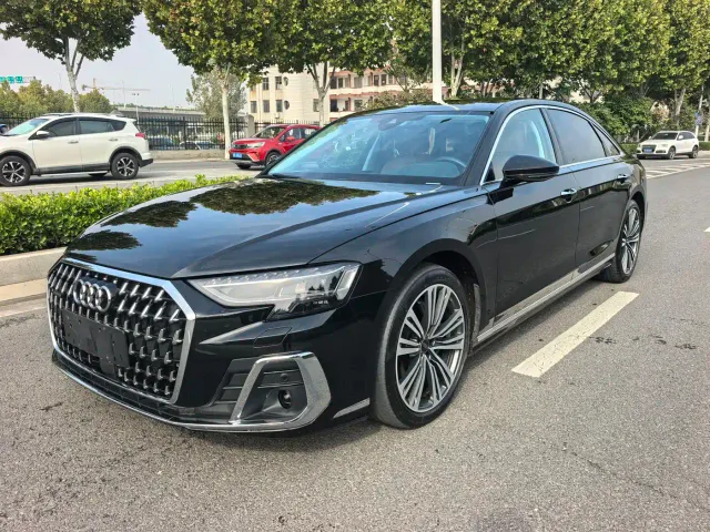 Фотография автомобиля — Audi A8