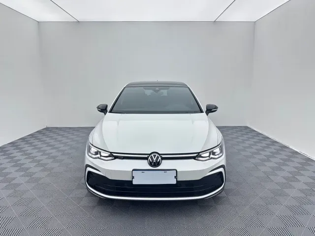 Volkswagen Golf — Фото автомобиля 2