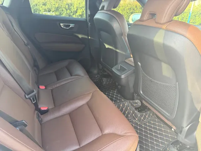 Volvo XC60 — Фото автомобиля 10
