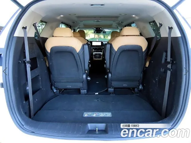 Kia Carnival Generation 4 — Фото автомобиля 16