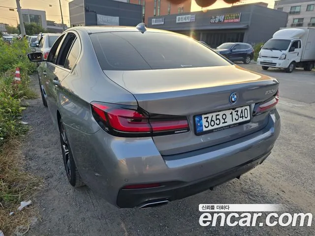 BMW 5 Series G30 — Фото автомобиля 4