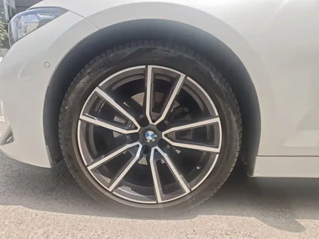 BMW 3 Series — Фото автомобиля 4